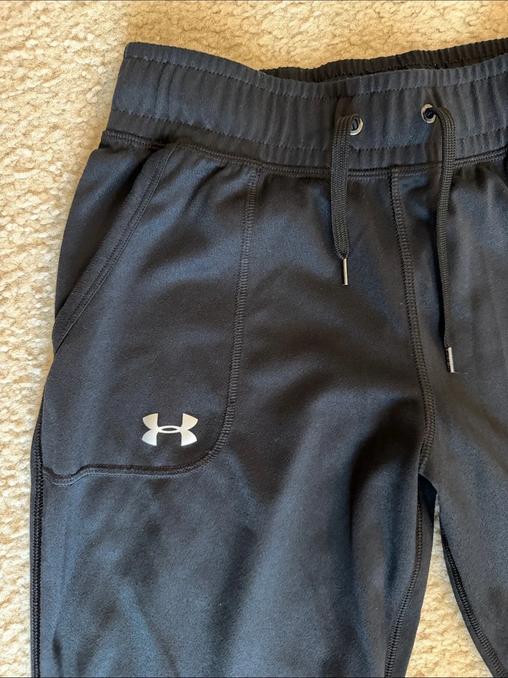Under Armour Black cropped Jogger Sweatpants size XS
